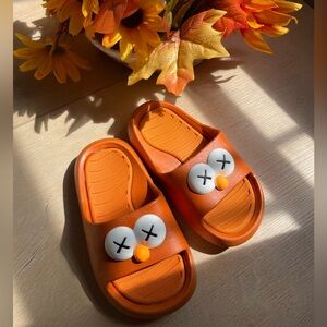 NWT Flip flop Kids Eye, Walker Shoes Unisex non-slips Size 7 (5.5’inch)